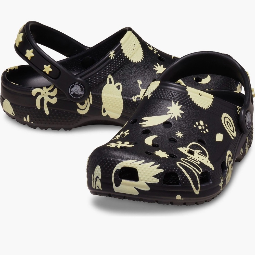 NEW Crocs Unisex Child Classic Glow in The Dark Black Space Clogs Toddler Size 5